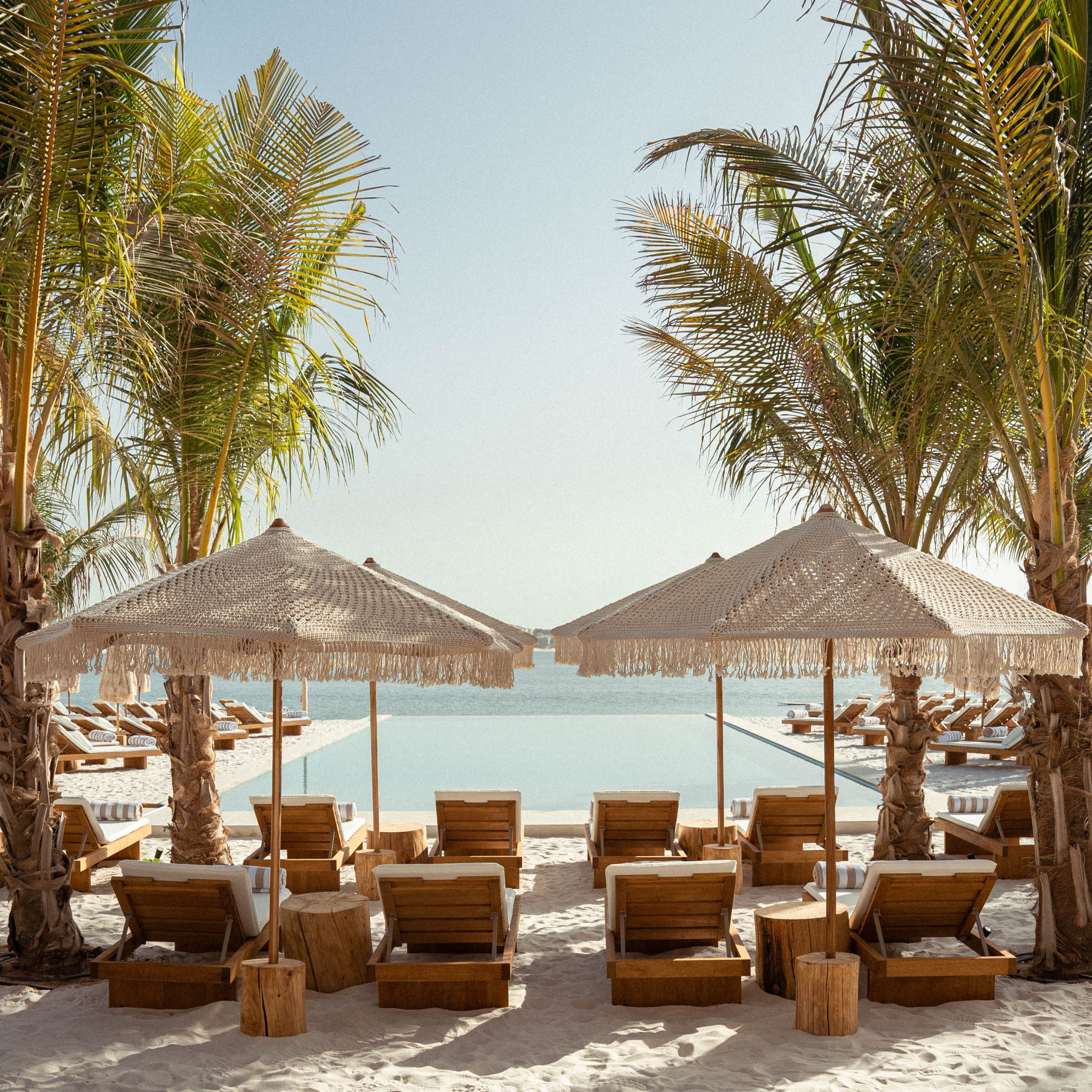 beach clubs in palm jumeirah